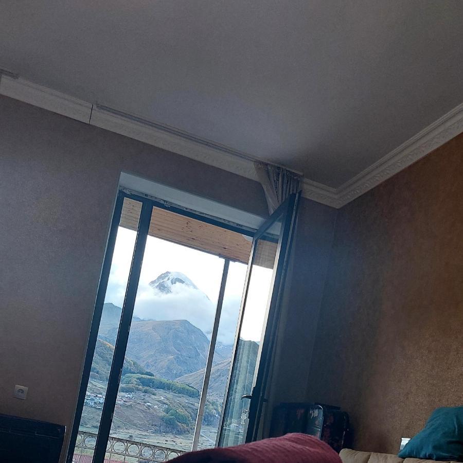 The White House Hotel Kazbegi Kültér fotó